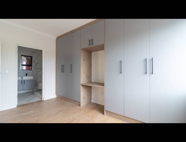 3 BEDROOM APARTMENT FOR SALE IN SANDOWN